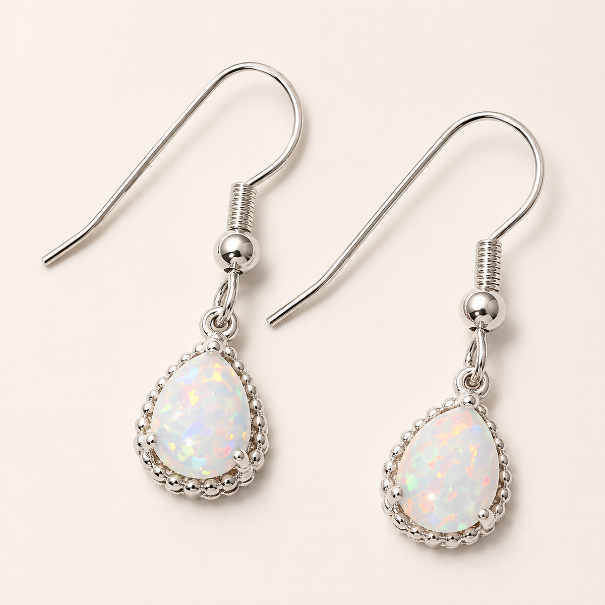 Emeline – Boucles d'oreilles pendentes em prata e opala de fogo branco