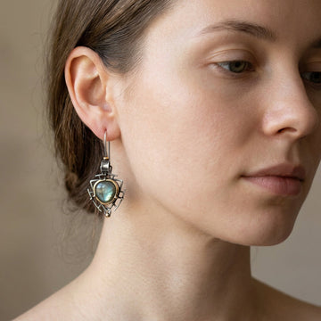 Lydie – Brincos em labradorite prata e ouro