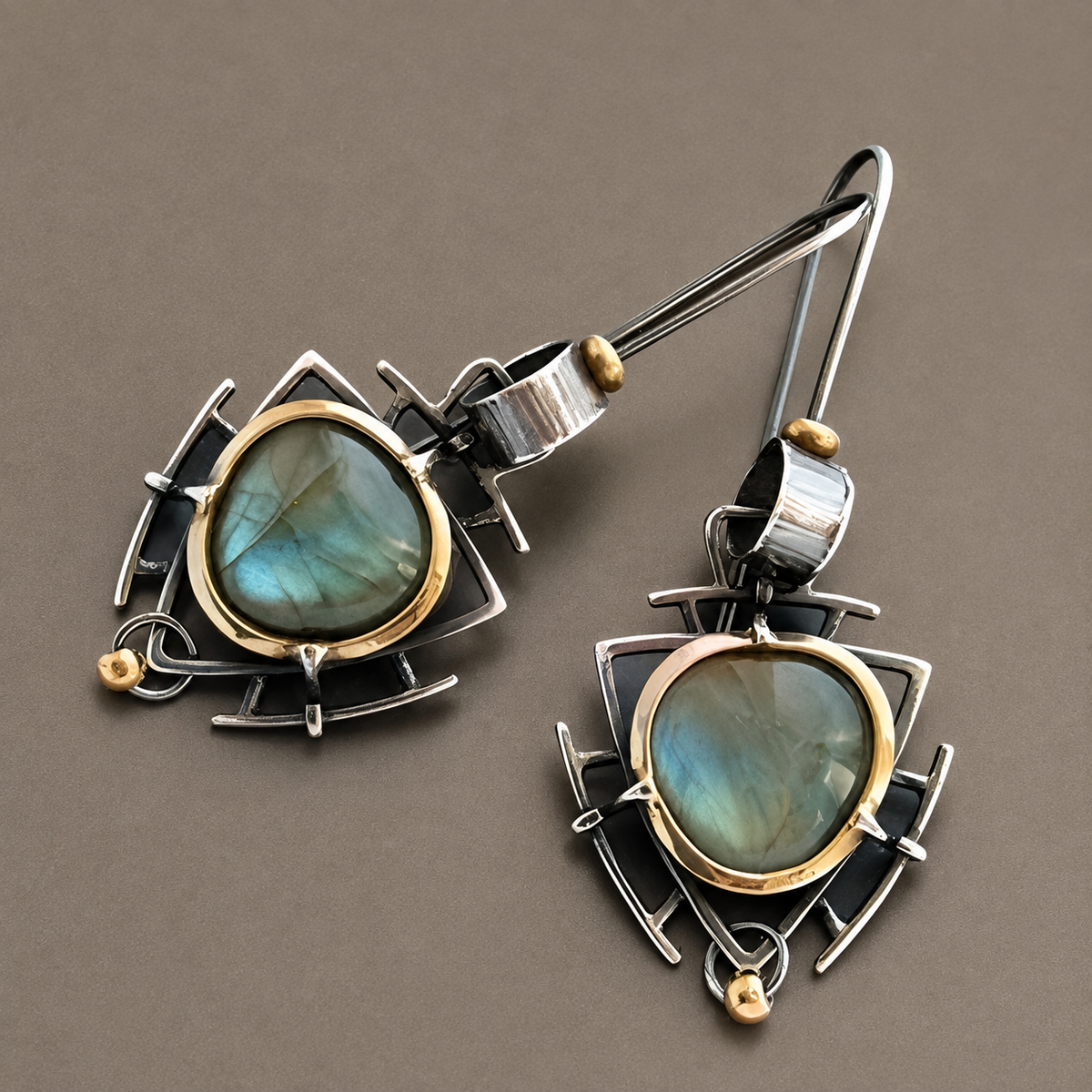 Lydie – Brincos em labradorite prata e ouro