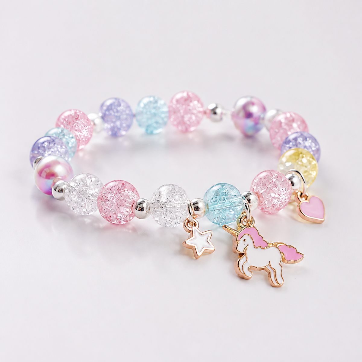 Sonho - Bracelete de pérolas com pendente de unicórnio