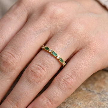 Sana – Bague vintage verde ao design sertido