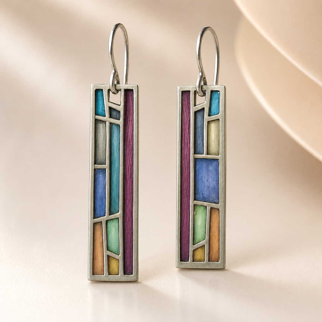 Lina – Brincos vintage em prata com acentos de cor