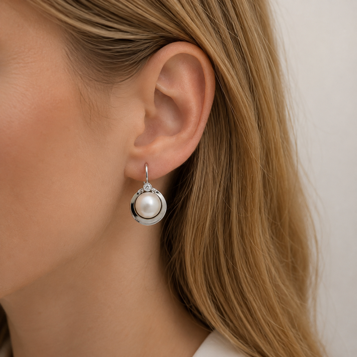 Helena – Brincos vintage com pérolas redondas
