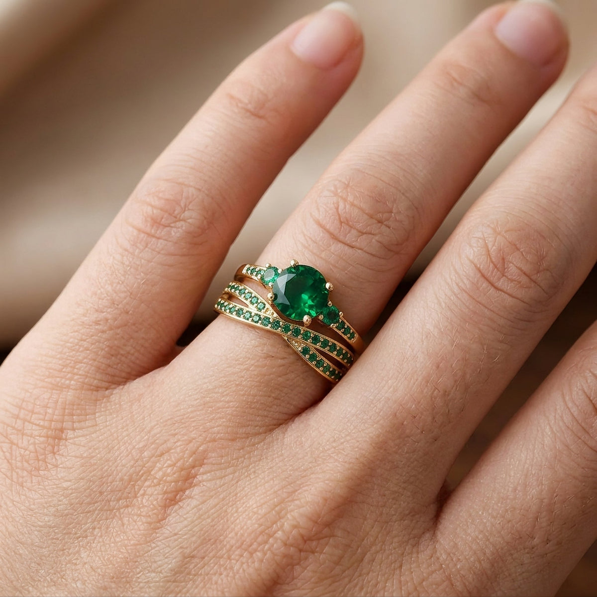 Ivy – Conjunto de Anéis com Cristais Verdes