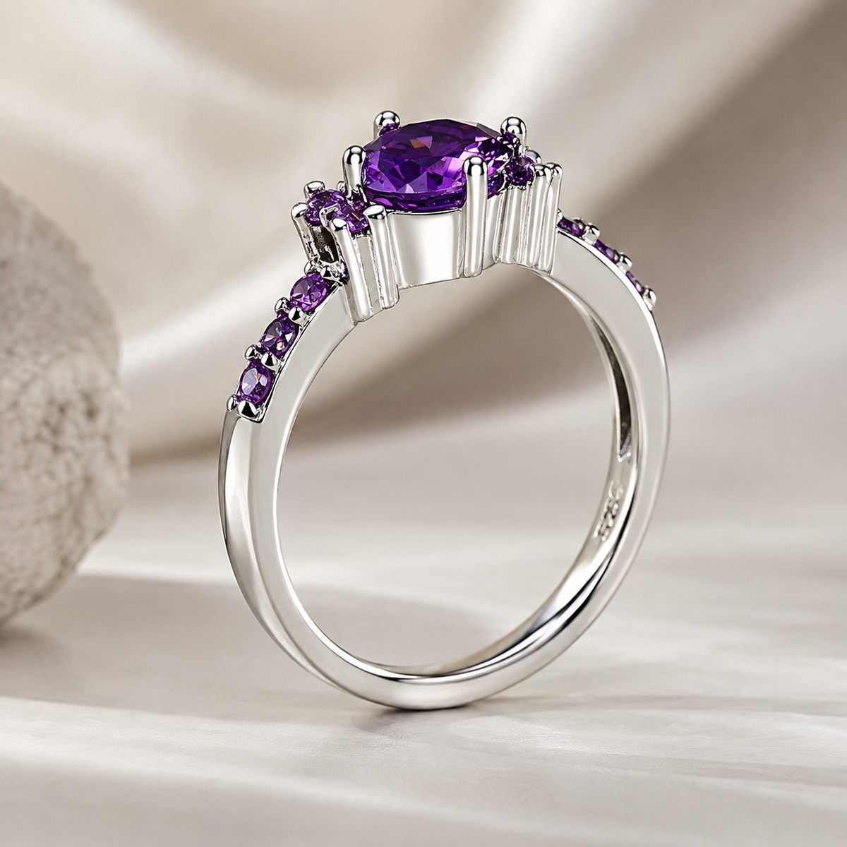 Coralie – Bague em ametista violeta