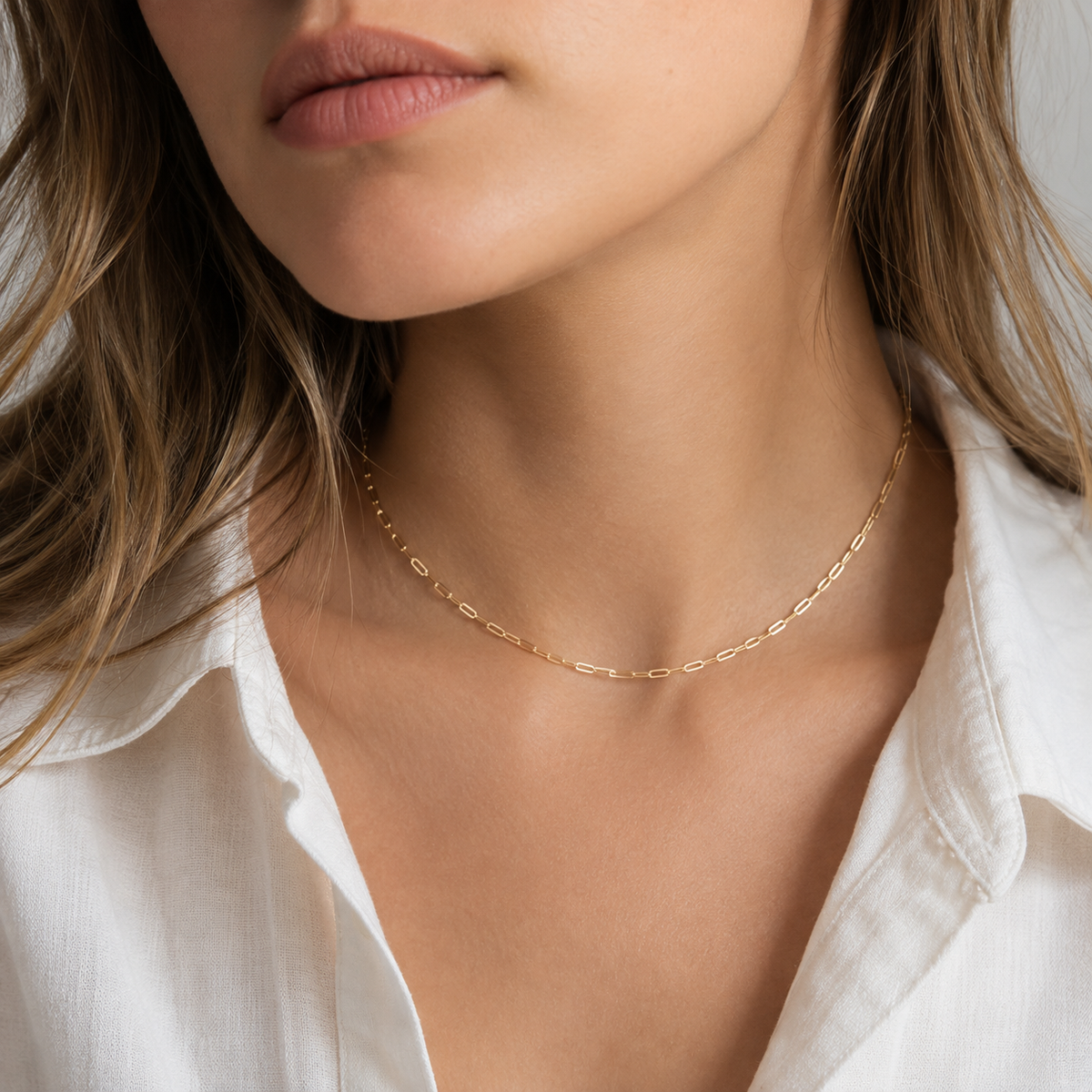 Nadia – Colar Clips de Papel em ouro elegante