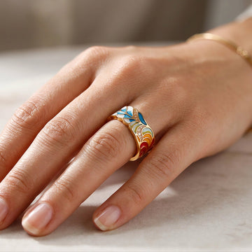 Margaux – Bague em motivo dourado cerâmica azul e branca