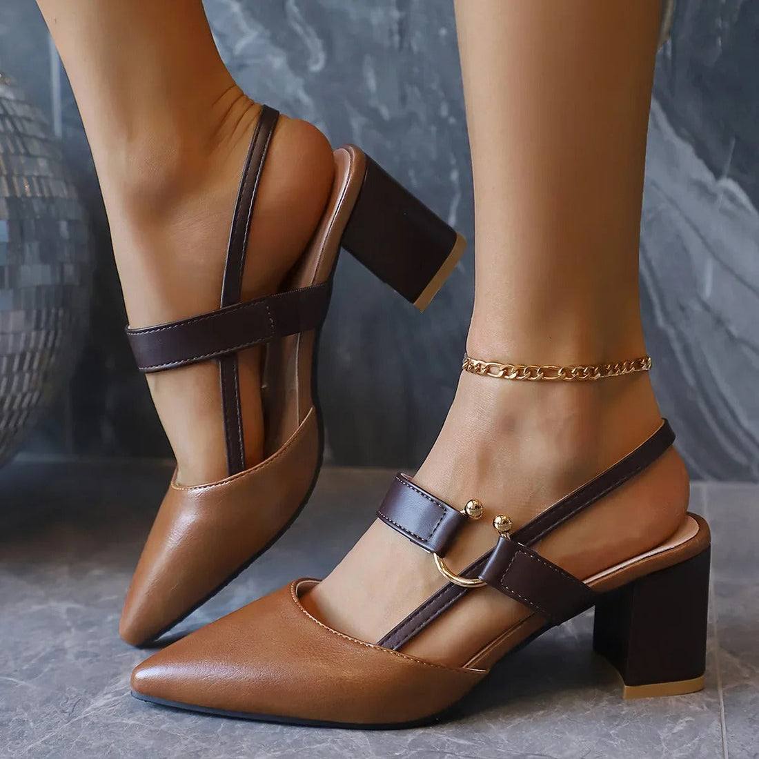 Caelan - Saltos Slingback Elegantes