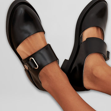 Mya - Sapatos Casuais com Tira e Salto Baixo
