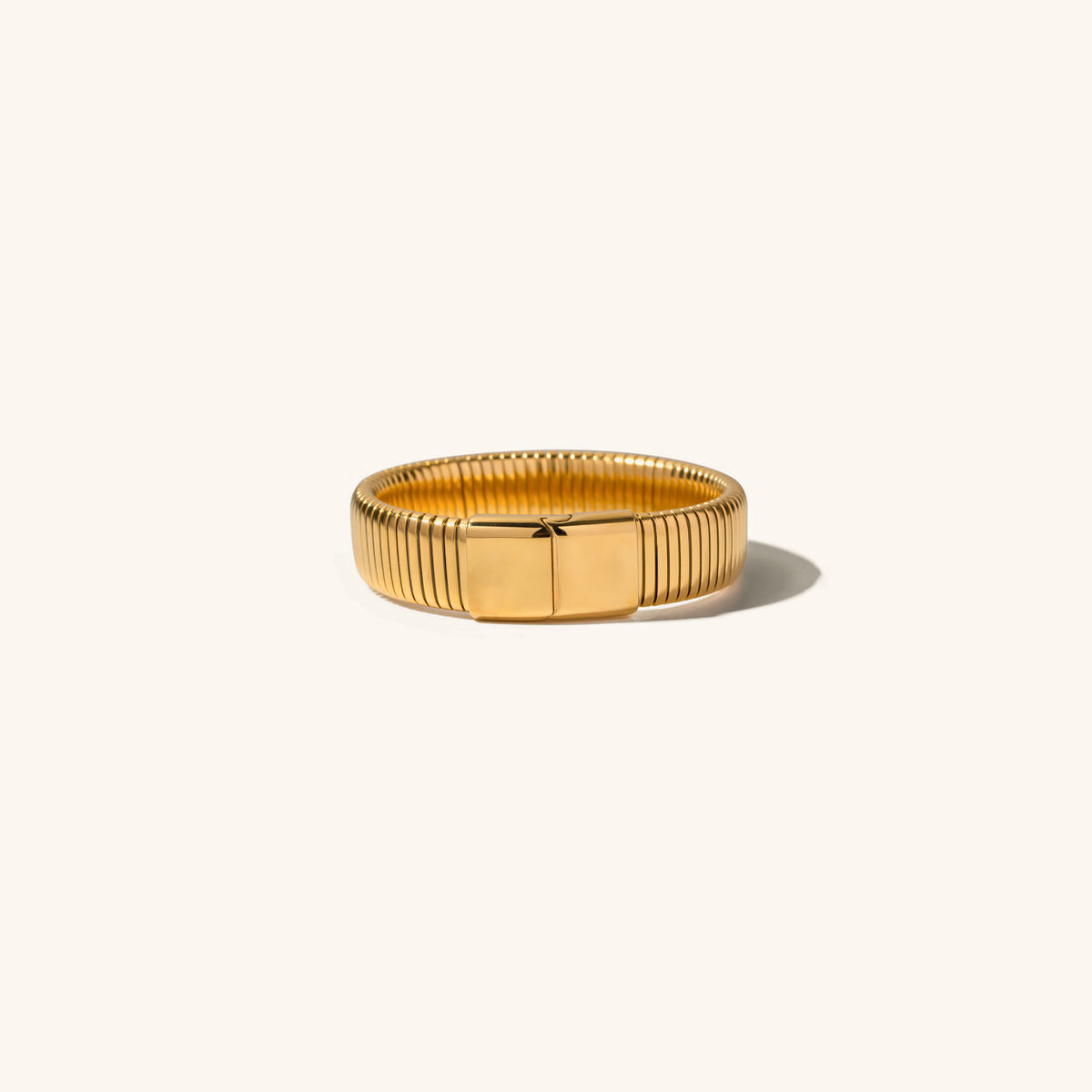 Celeste - Bracelete em ouro com linhas verticais