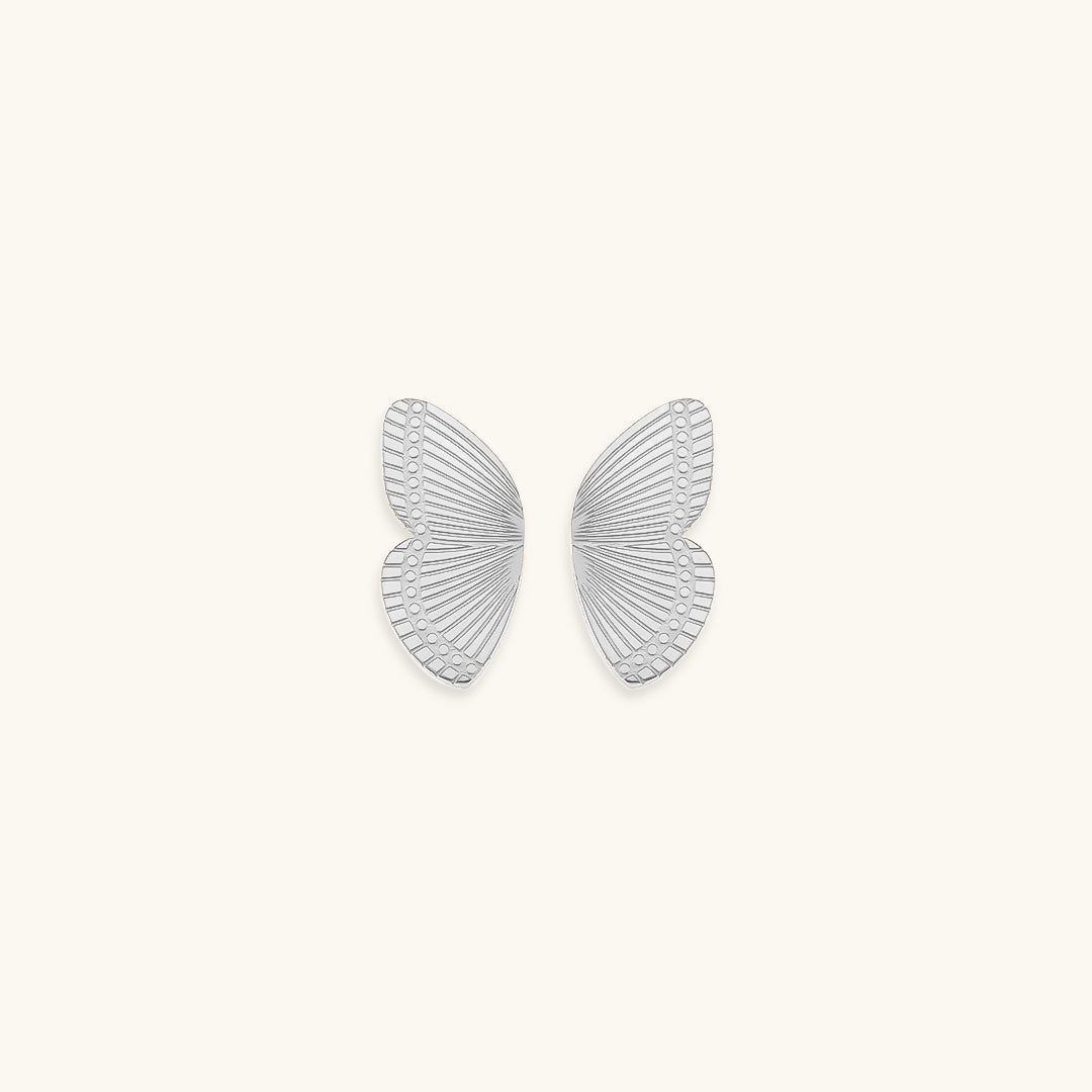 Lila – Brincos dourados de borboleta