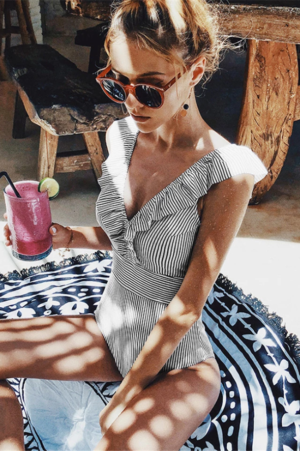 Lucia – Striped swimsuit that enhances the figure