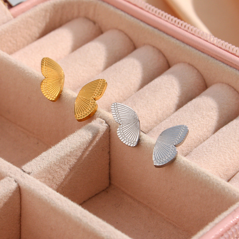 Lila – Brincos dourados de borboleta