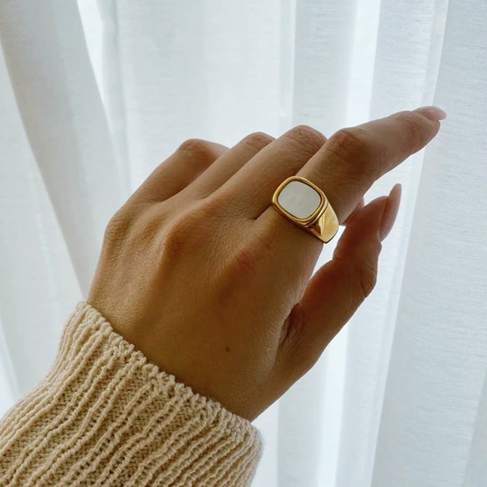 Nova - Bague com concha lisa