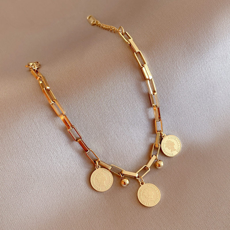 Maja – Bracelete Ajustável com Peças em Ouro