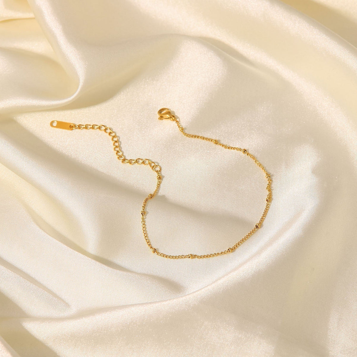 Wren – Corrente elegante em ouro para o tornozelo