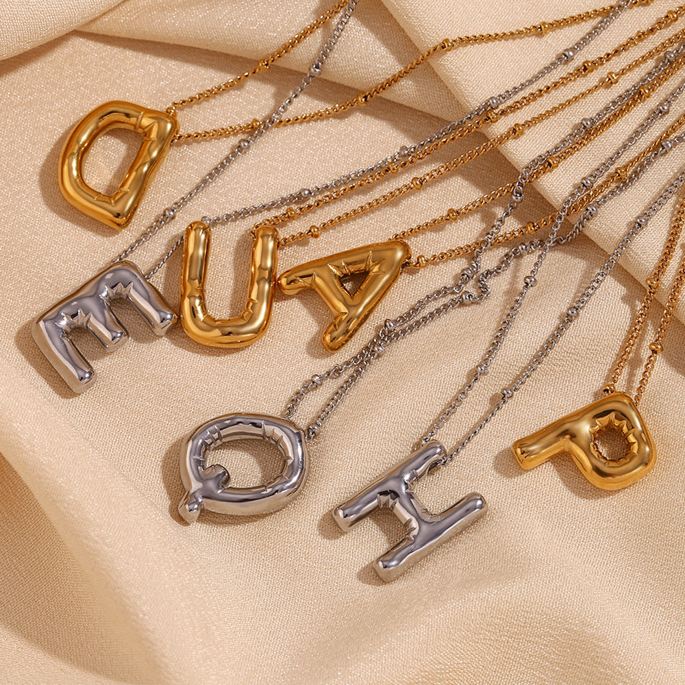 Colar inicial em ouro Balloon
