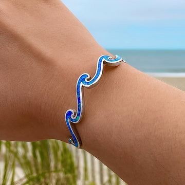 Naya – Bracelete de ondas de opala e prata