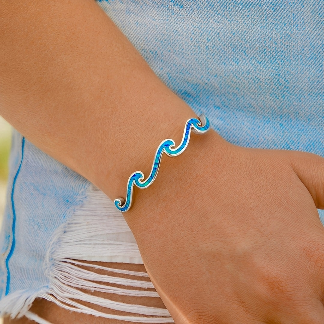 Naya – Bracelete de ondas de opala e prata