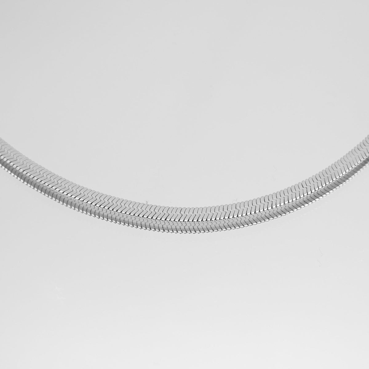 Juliette – Colar elegante em chevron