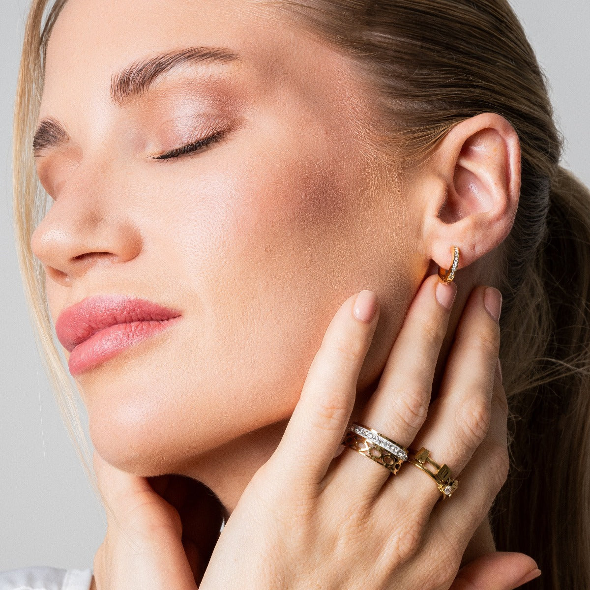 Arielle – Brincos adornados com pedras