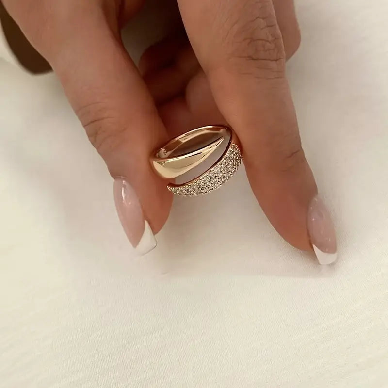 Emiko – Bague em ouro amarelo com pedras brilhantes
