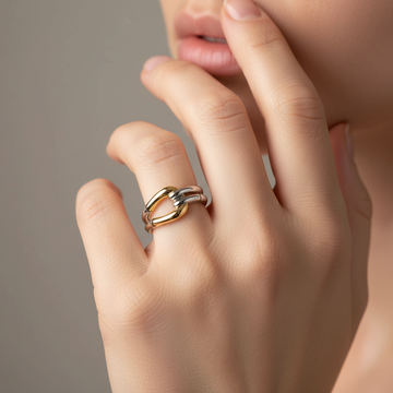 Althéa – Anel vintage com design de nó