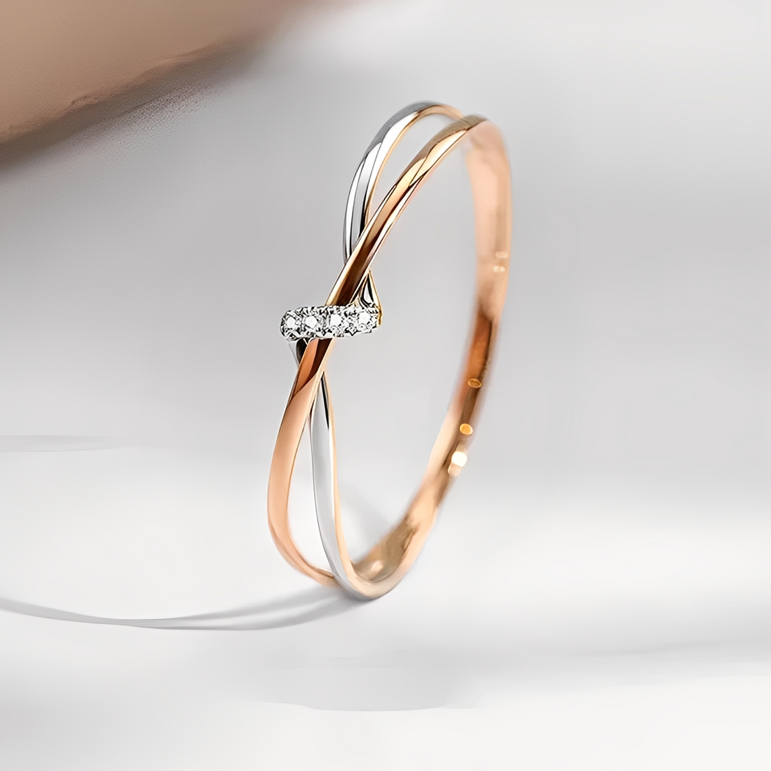 Eleane – Anel infinito bicolor elegante