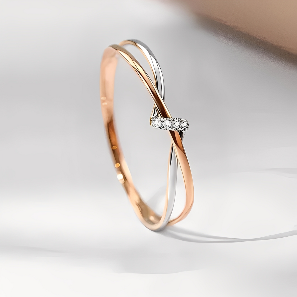 Eleane – Anel infinito bicolor elegante