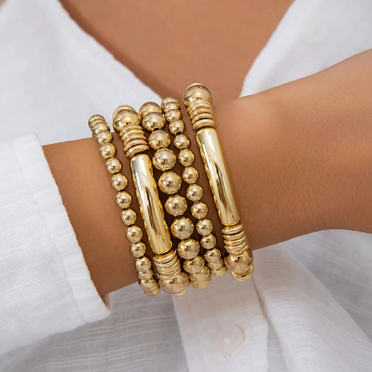 Mira – Conjunto de 5 braceletes em pérolas empilháveis