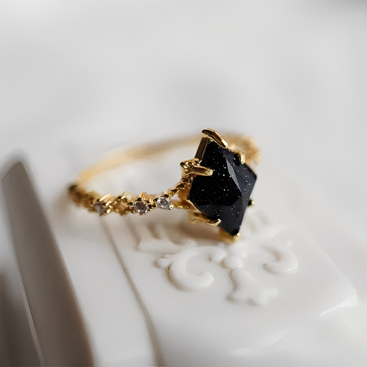 Nerisa – Bague em obsidiana noite preta