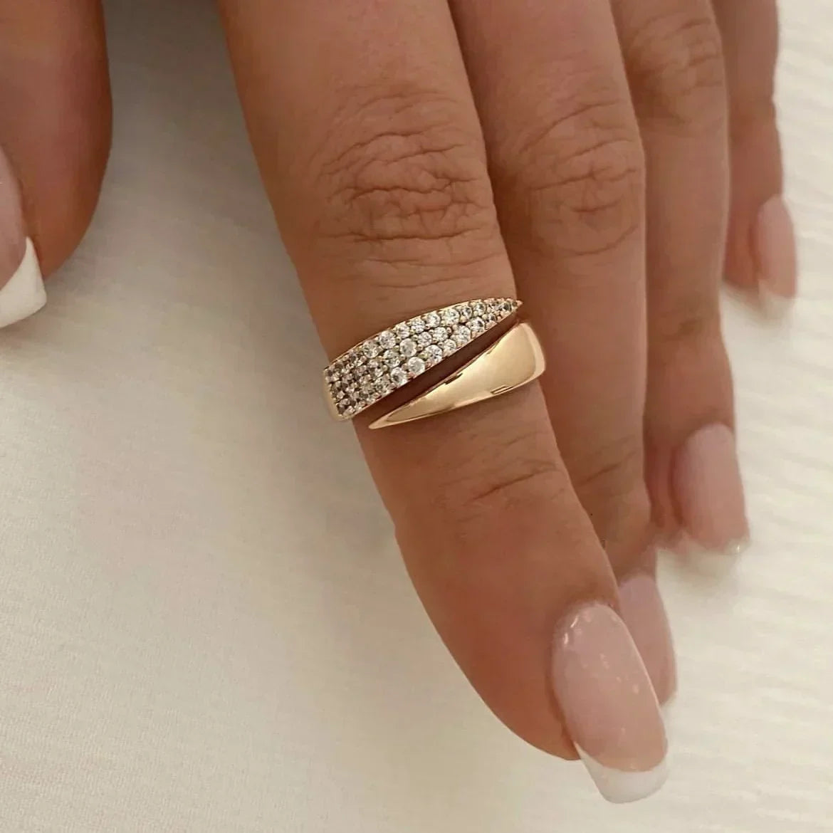 Irina – Bague curvada elegante