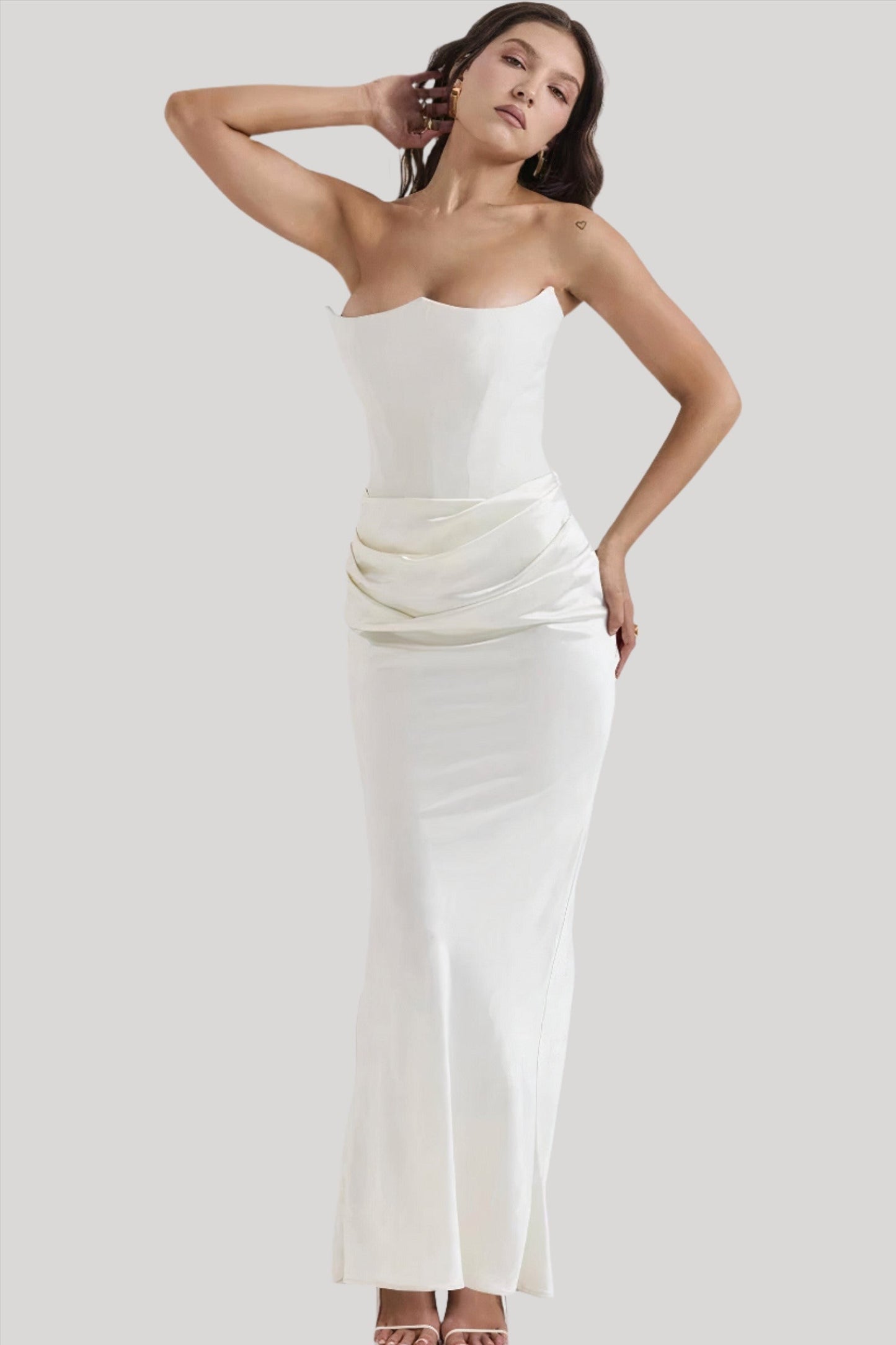 Elisabeth - Long dress with bare shoulders for an elegant look