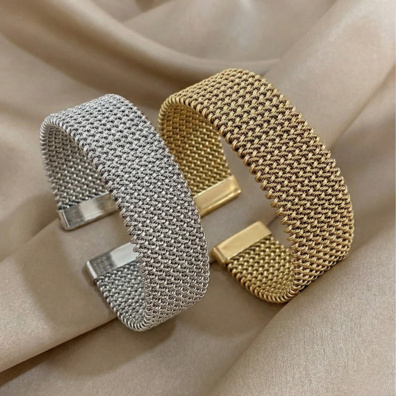Raya – Bracelete com cabo gravado