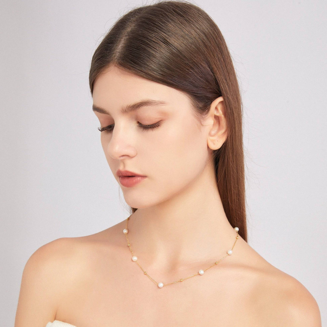 Colar elegante com design alternado