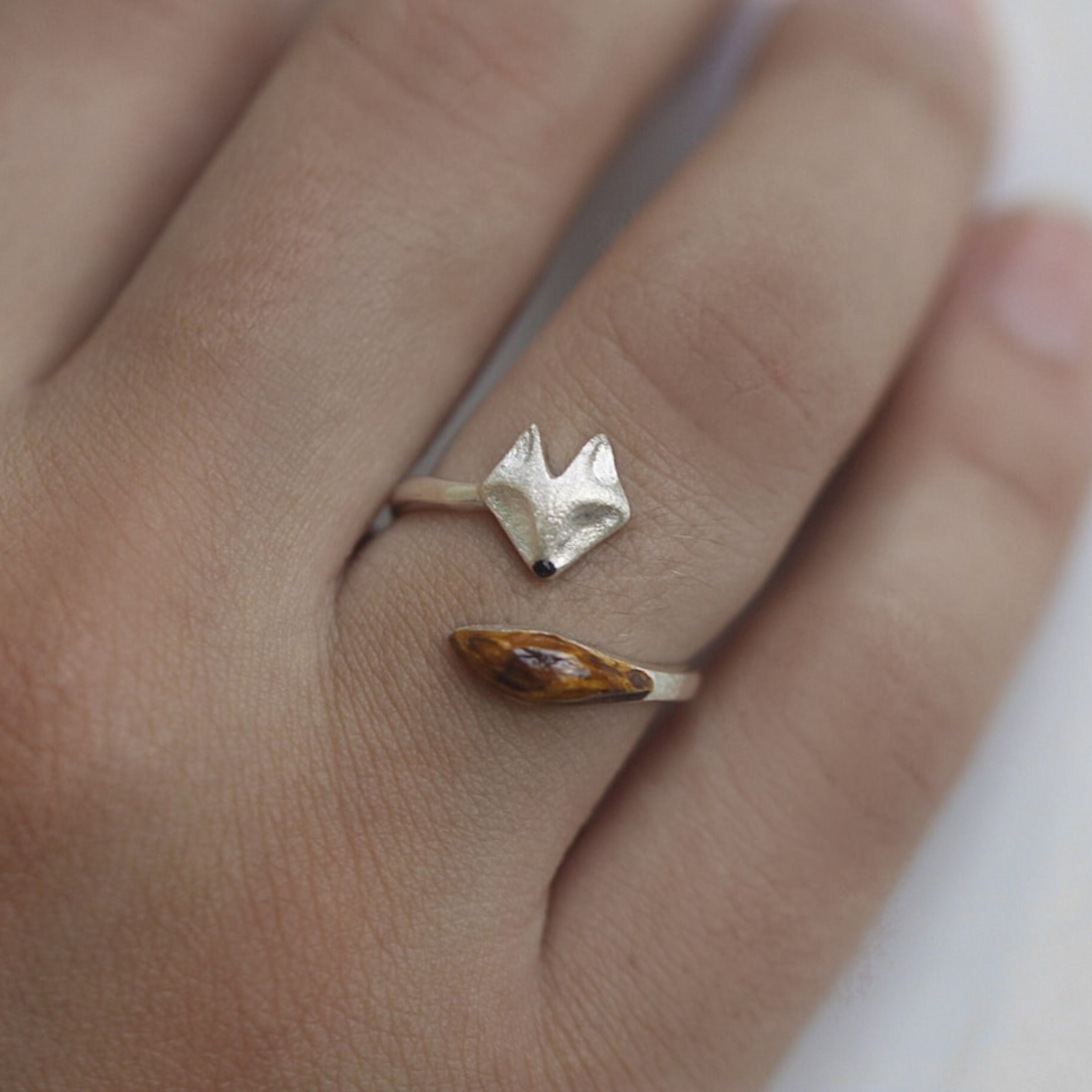 Bague ajustável em madeira - Bague em rosto de raposa prateada