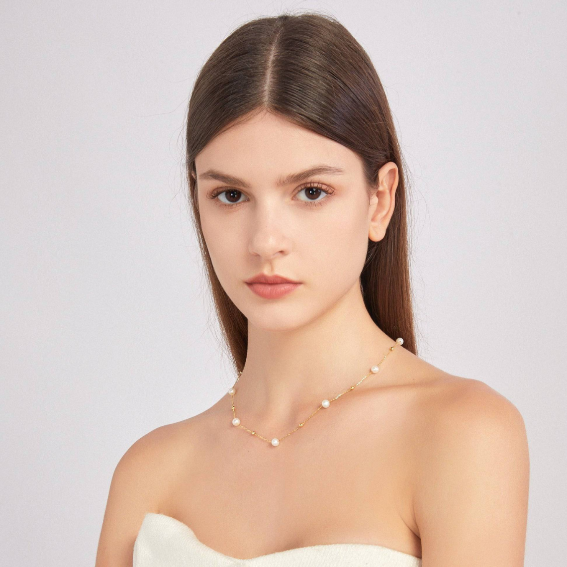 Colar elegante com design alternado