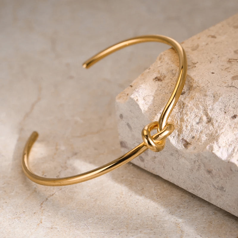 Inaya – Bracelete Vintage com Nó Ajustável
