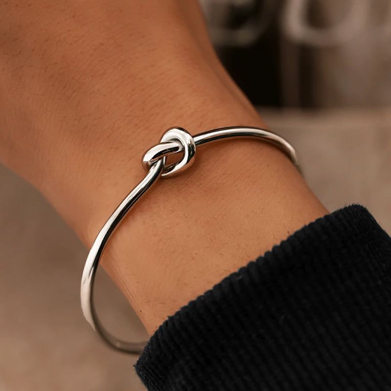 Inaya – Bracelete Vintage com Nó Ajustável