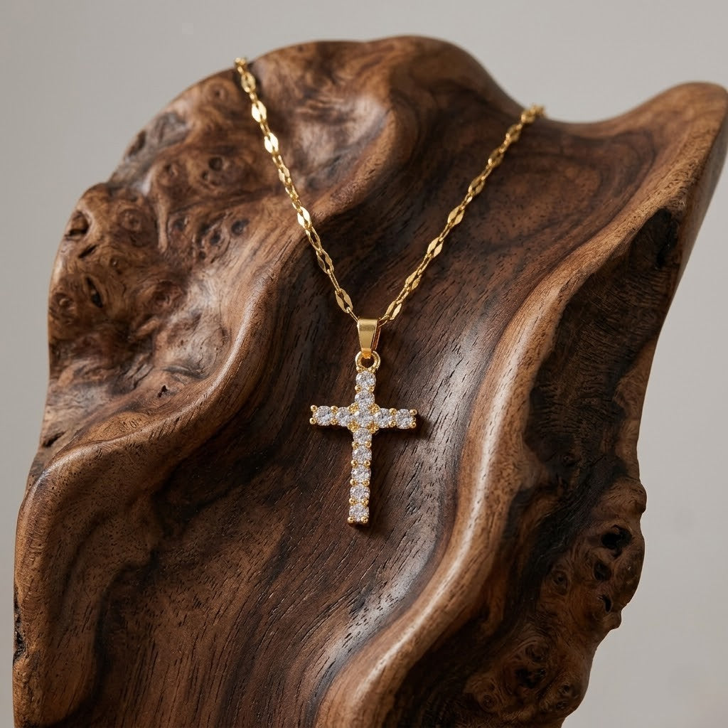 Noah – Colar com pendente cruz