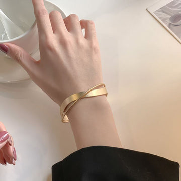 Liora – Bracelete minimalista brilhante