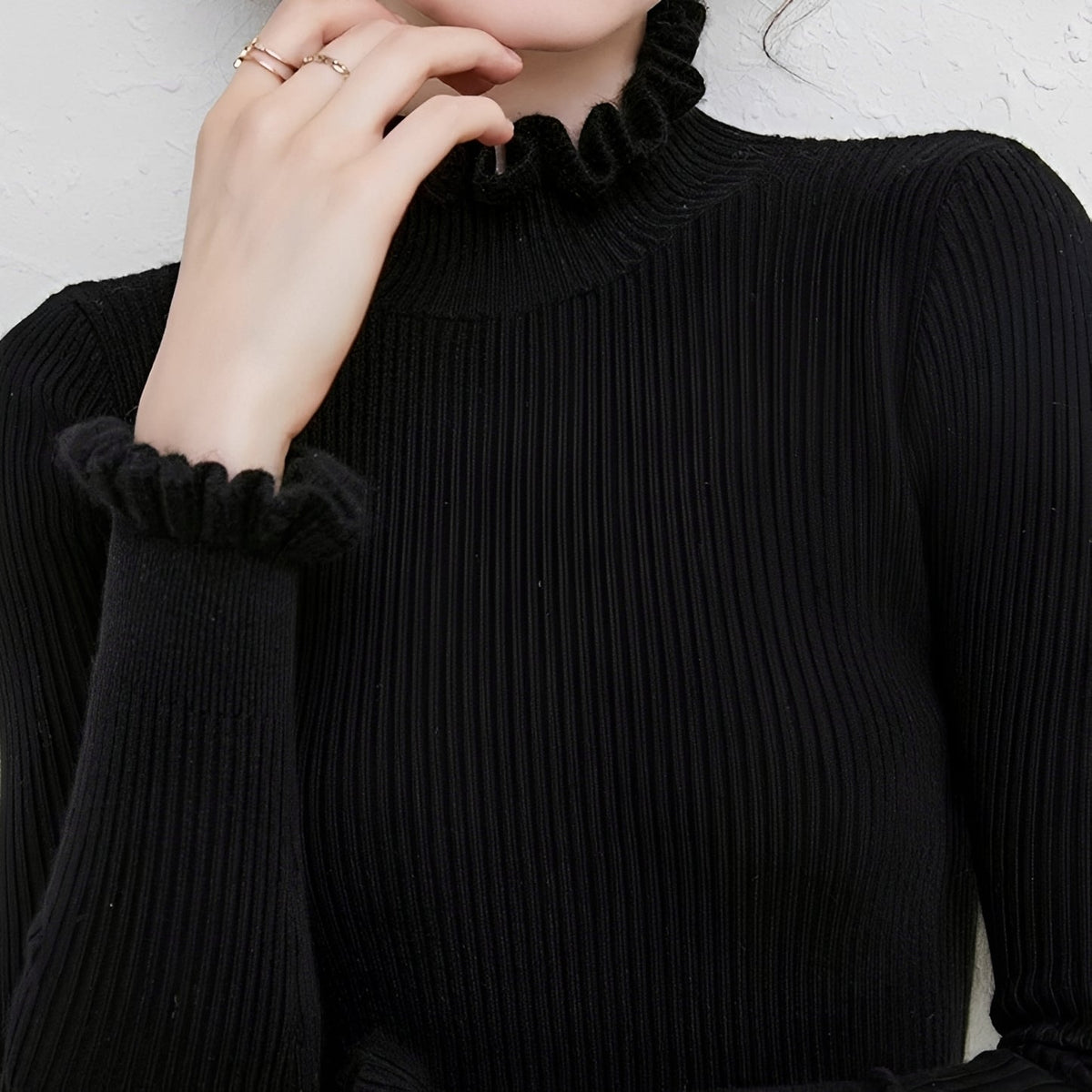 Alva - Suéter Feminino Elegante com Gola Alta