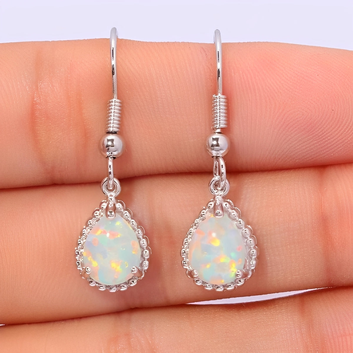 Emeline – Boucles d'oreilles pendentes em prata e opala de fogo branco