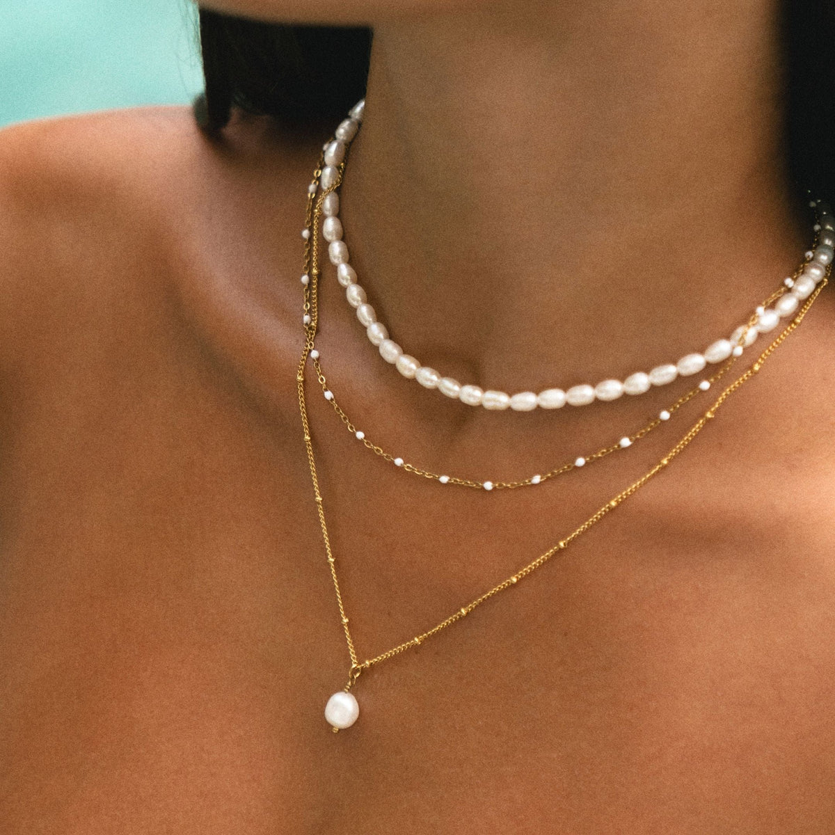 Isla – Colar branco de estilo minimalista