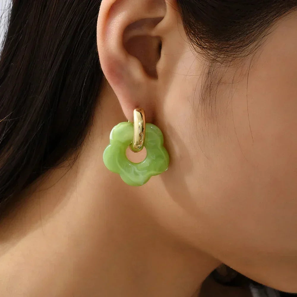 Florella – Creoles em flor de resina elegante