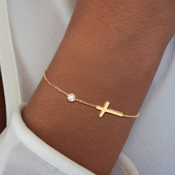 Althea – Bracelete com cruz para damas em ouro e prata