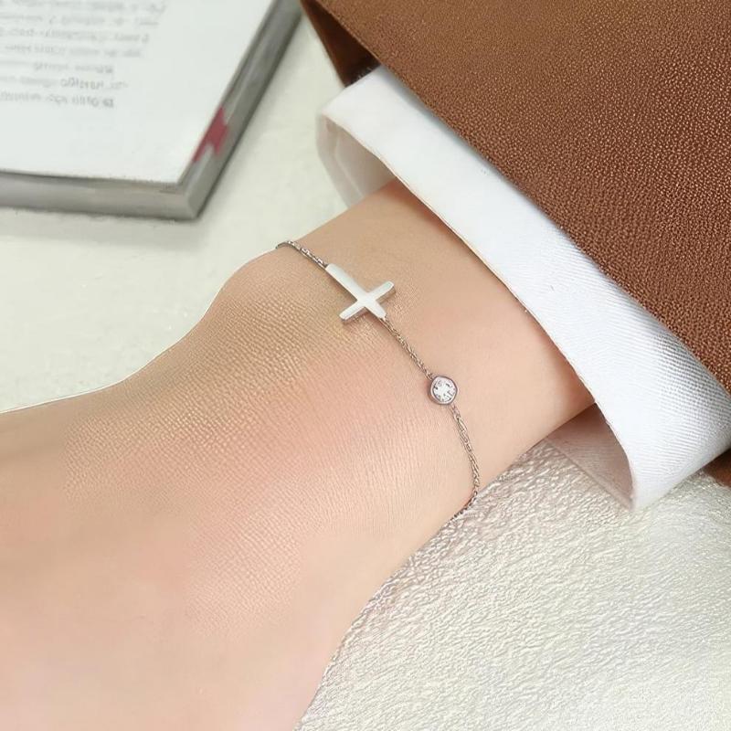 Althea – Bracelete com cruz para damas em ouro e prata