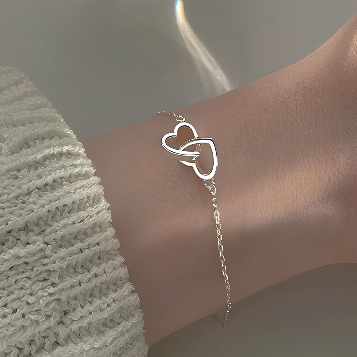 Amara – Bracelete amuleto com duplo coração