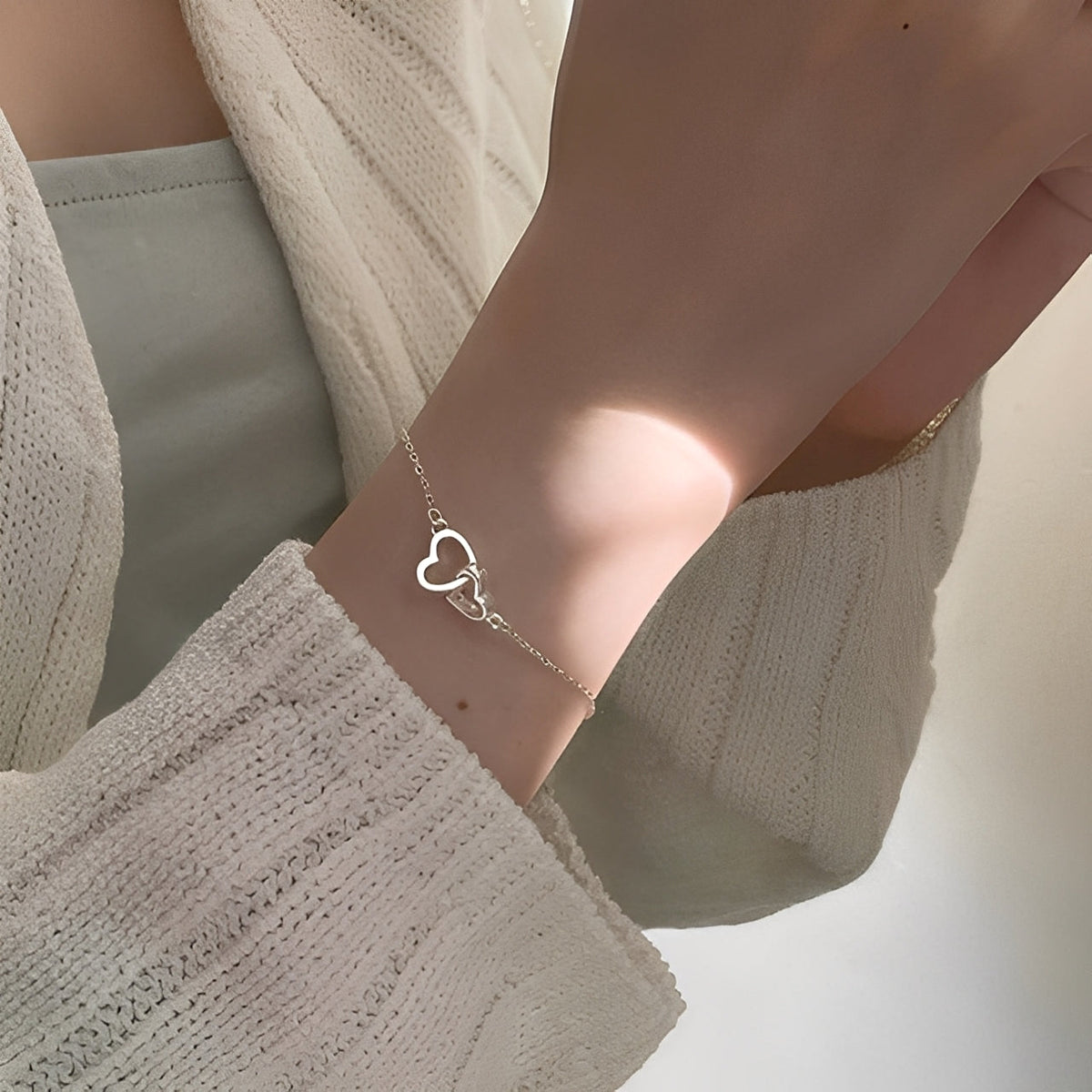 Amara – Bracelete amuleto com duplo coração
