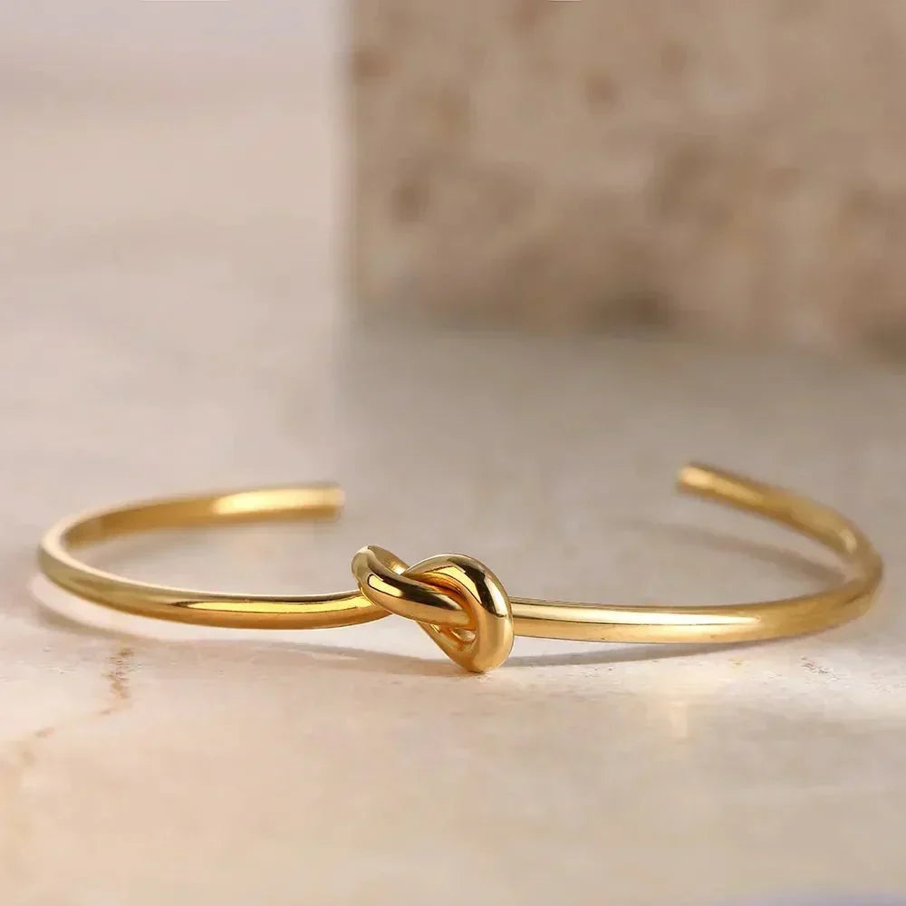 Clea – Bracelete clássico com nó